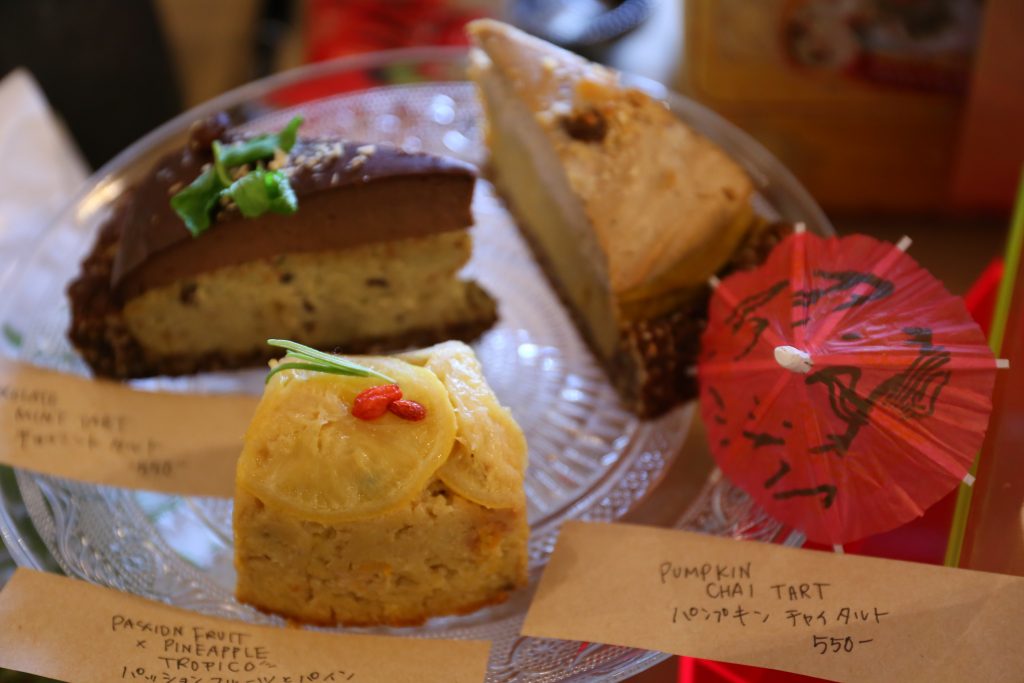 base island kitchen & 焼き菓子工房